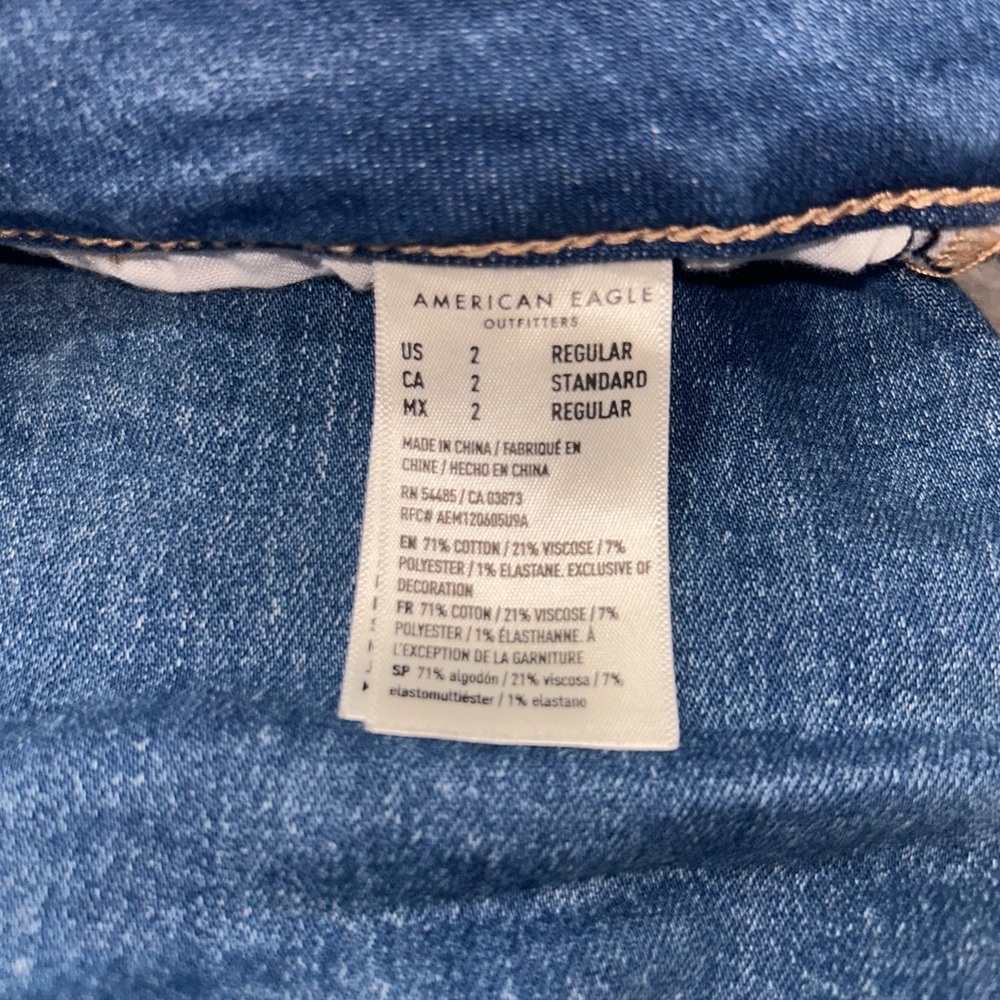 American Eagle Outfitters Women's Dark Blue Ripped Skinny Jeans - Picture 3 of 3